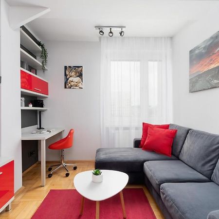 Lagiewniki Sanctuary One Bedroom Apartment By Renters Красков Екстериор снимка